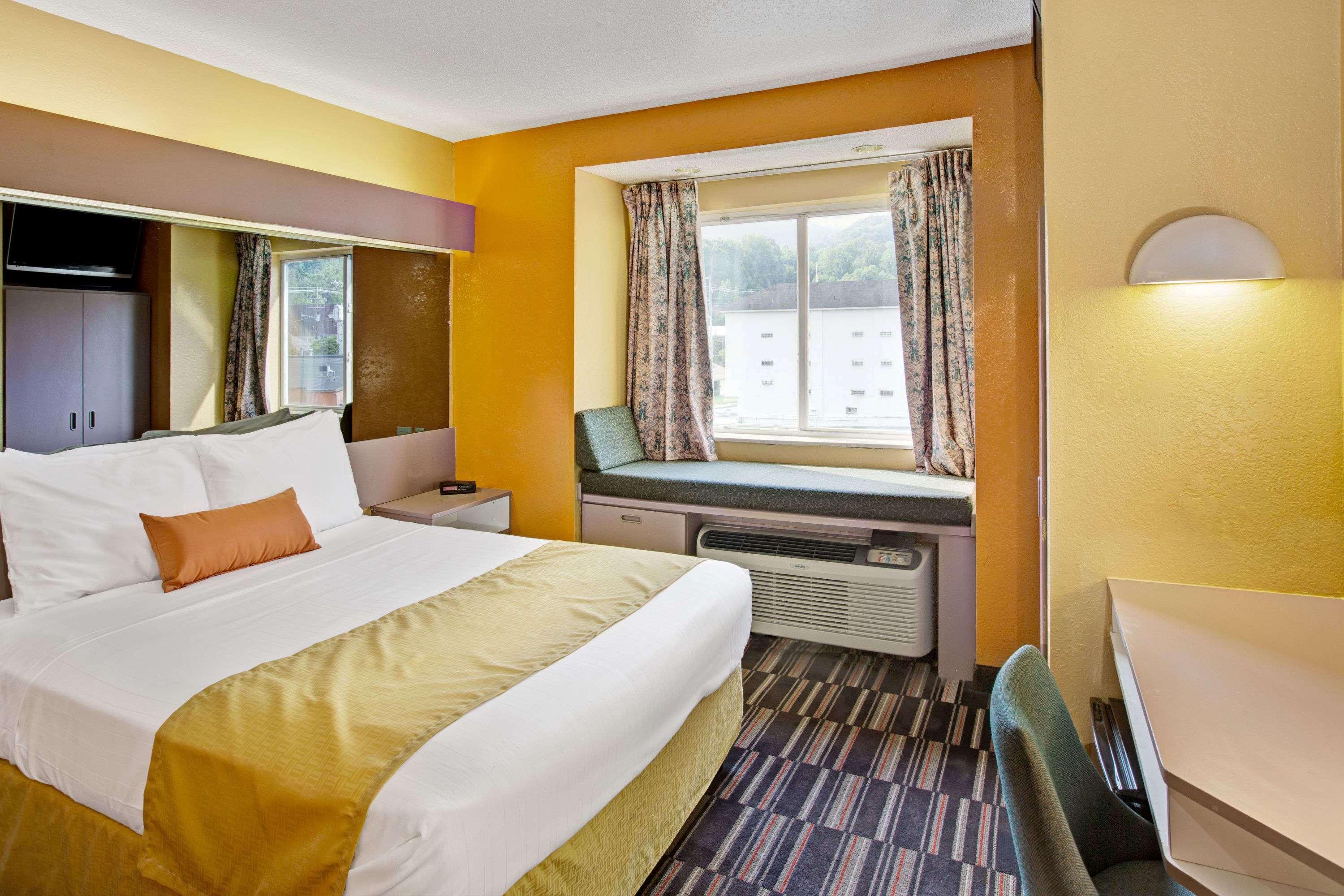 Hotel Microtel & By Wyndham 2*