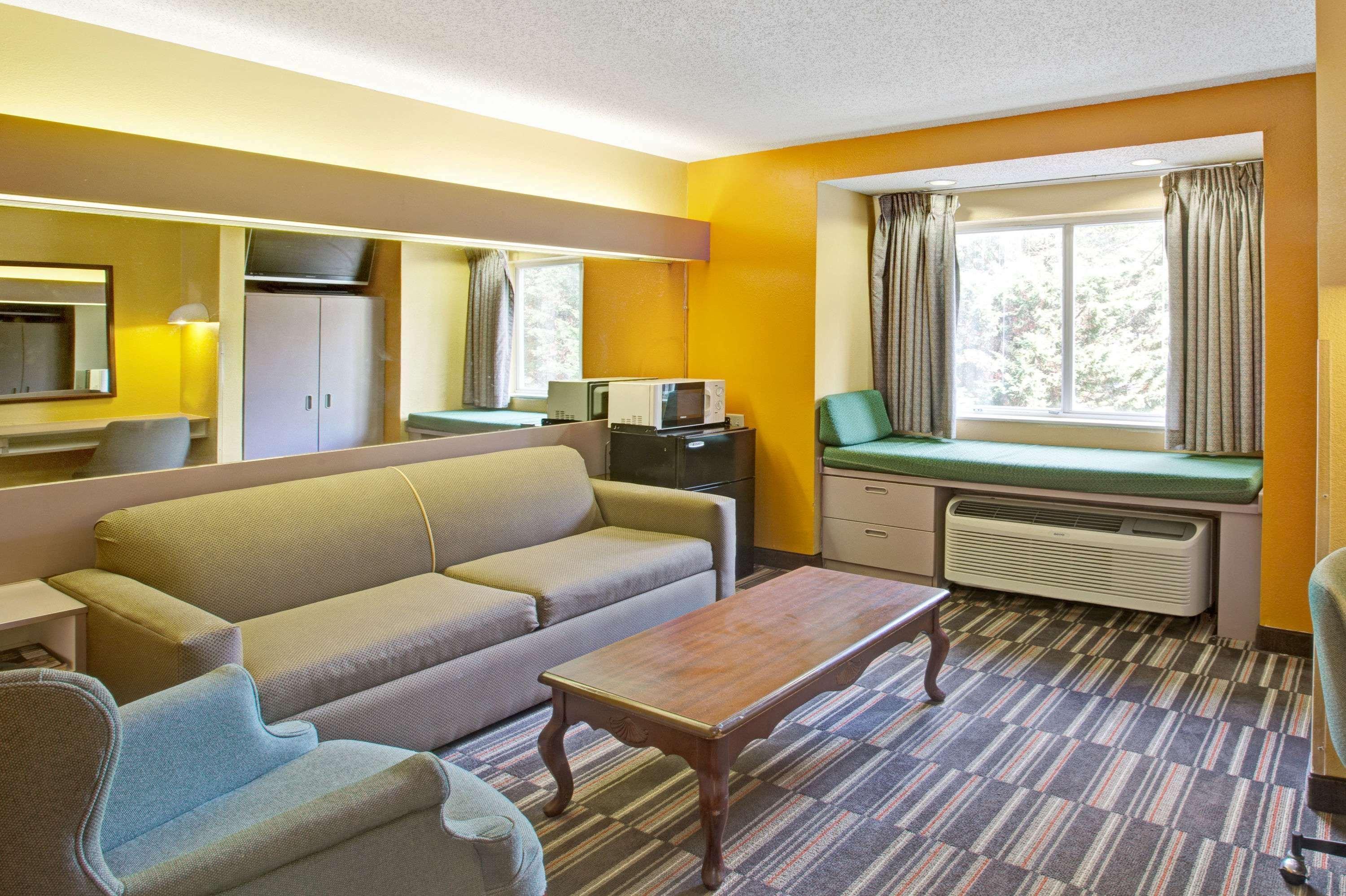 Hotel Microtel & By Wyndham 2*