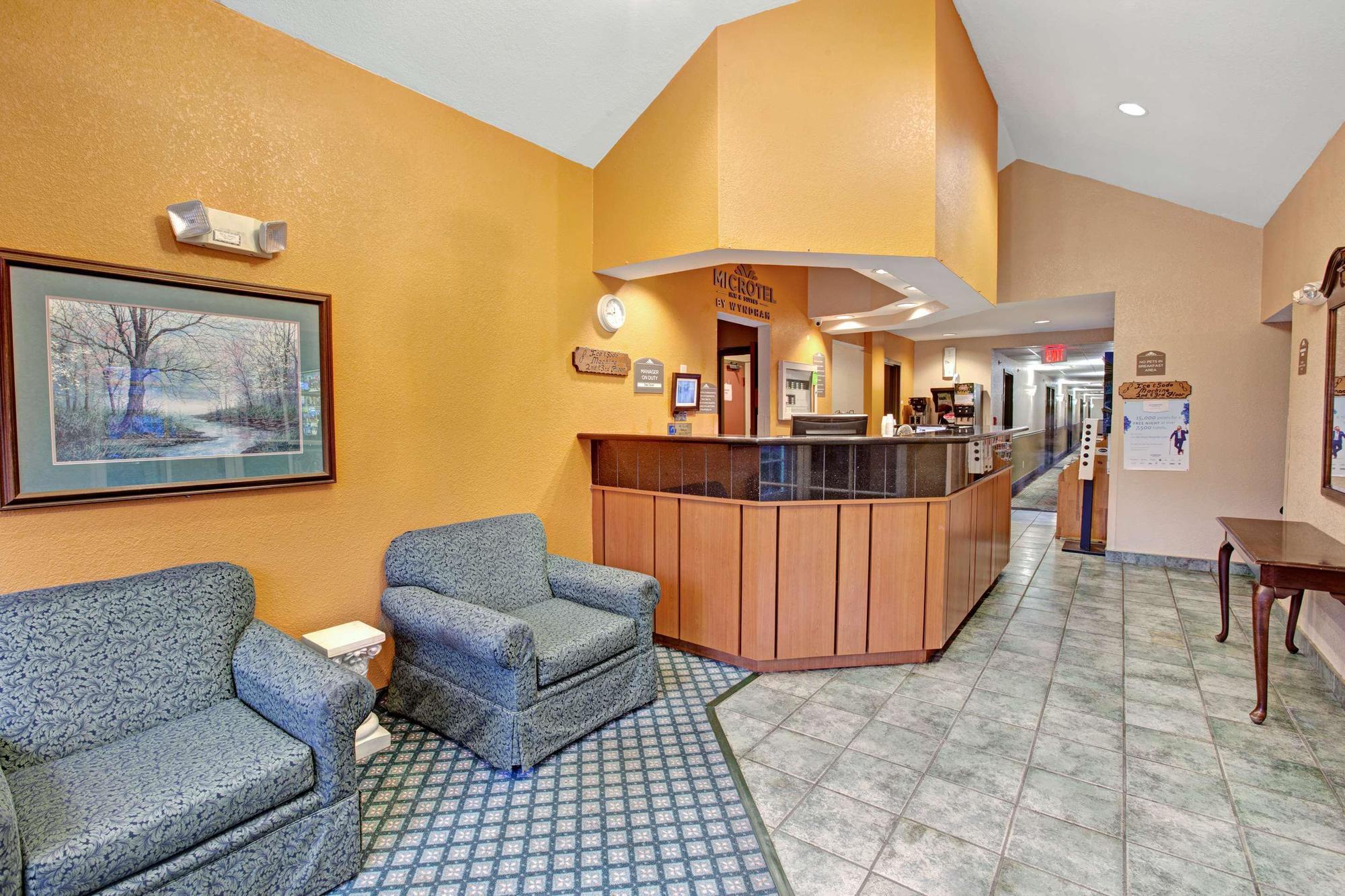 Microtel & By Wyndham Hotel 2*
